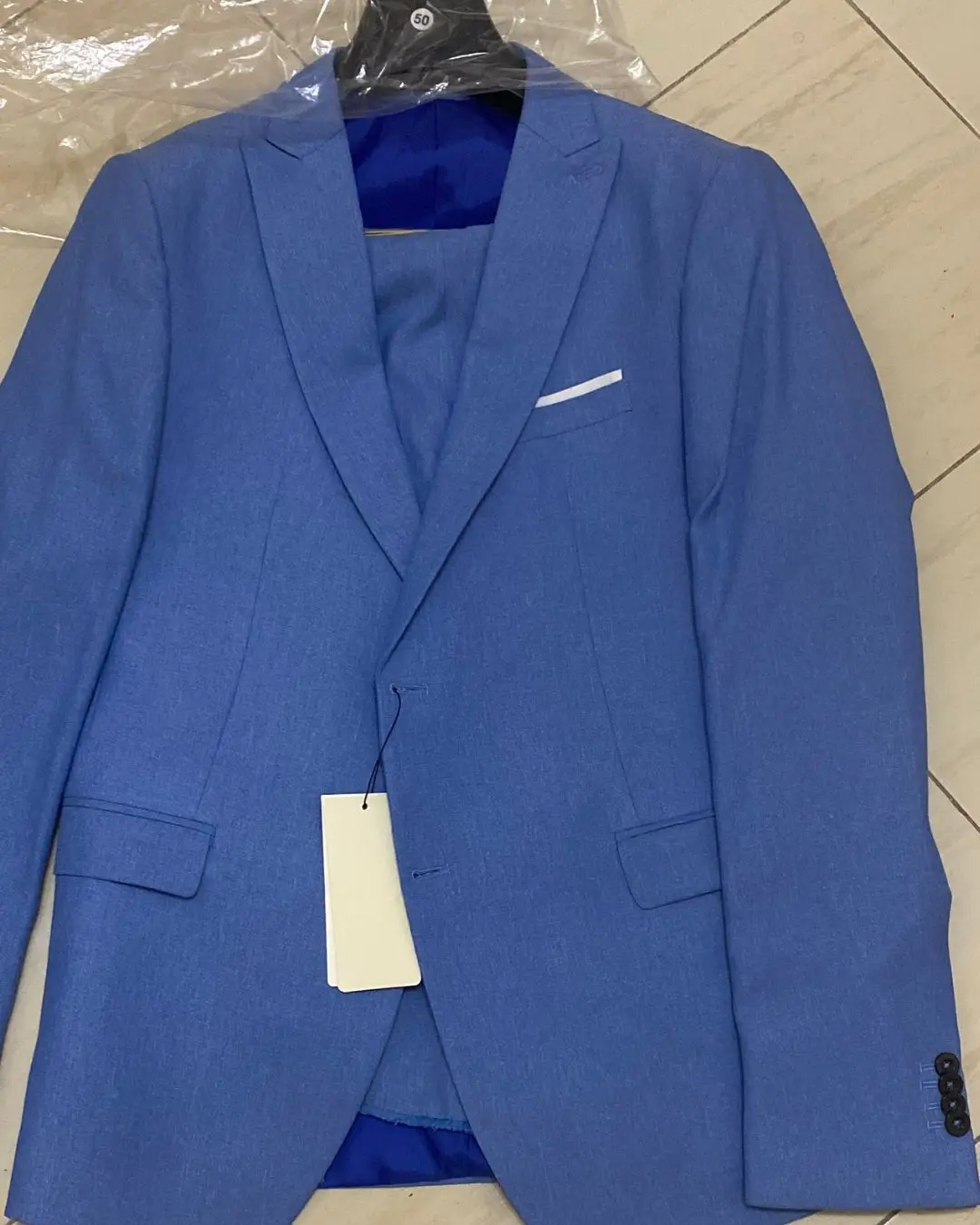 تفاصيل البدلة