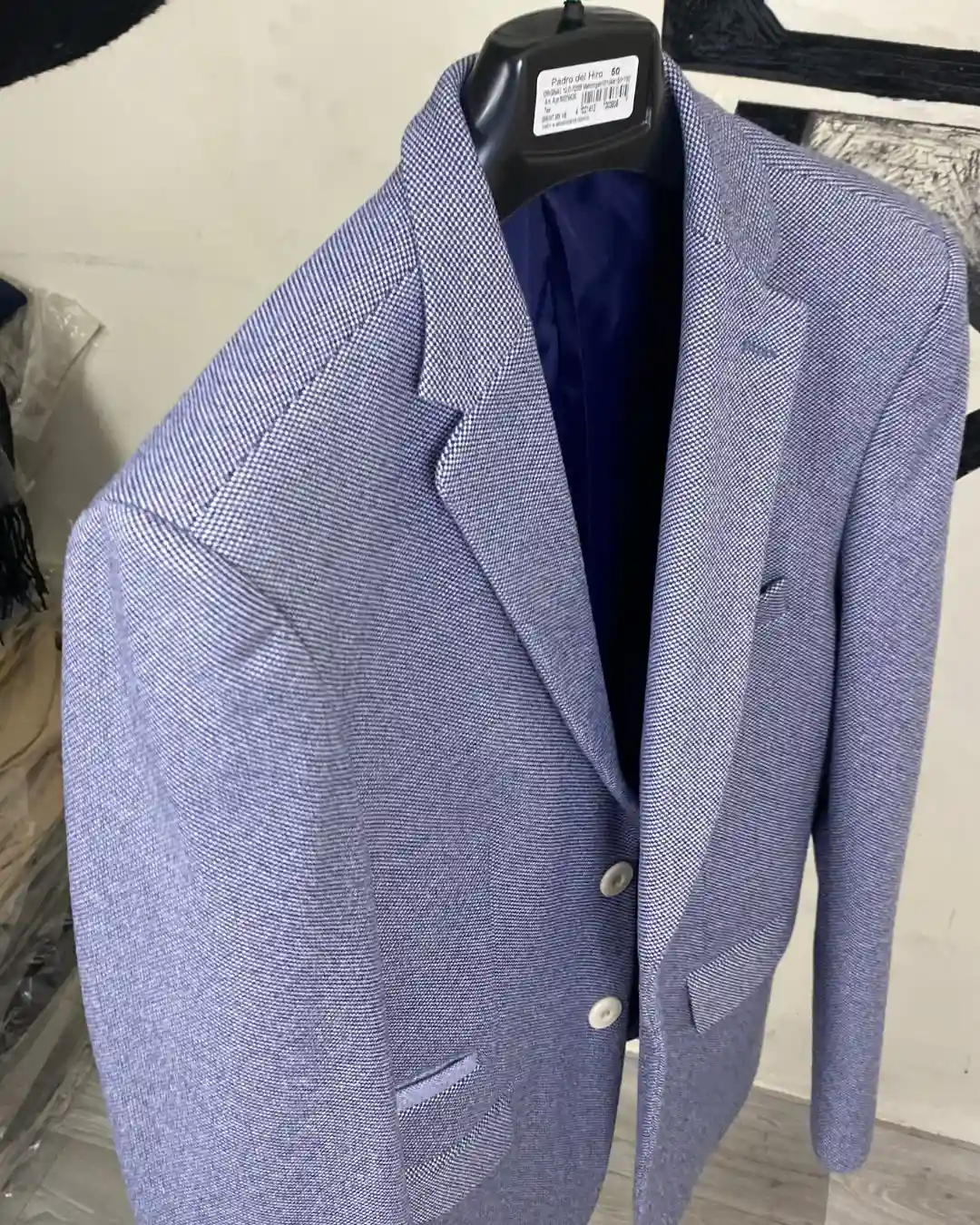 الياقة والتفاصيل